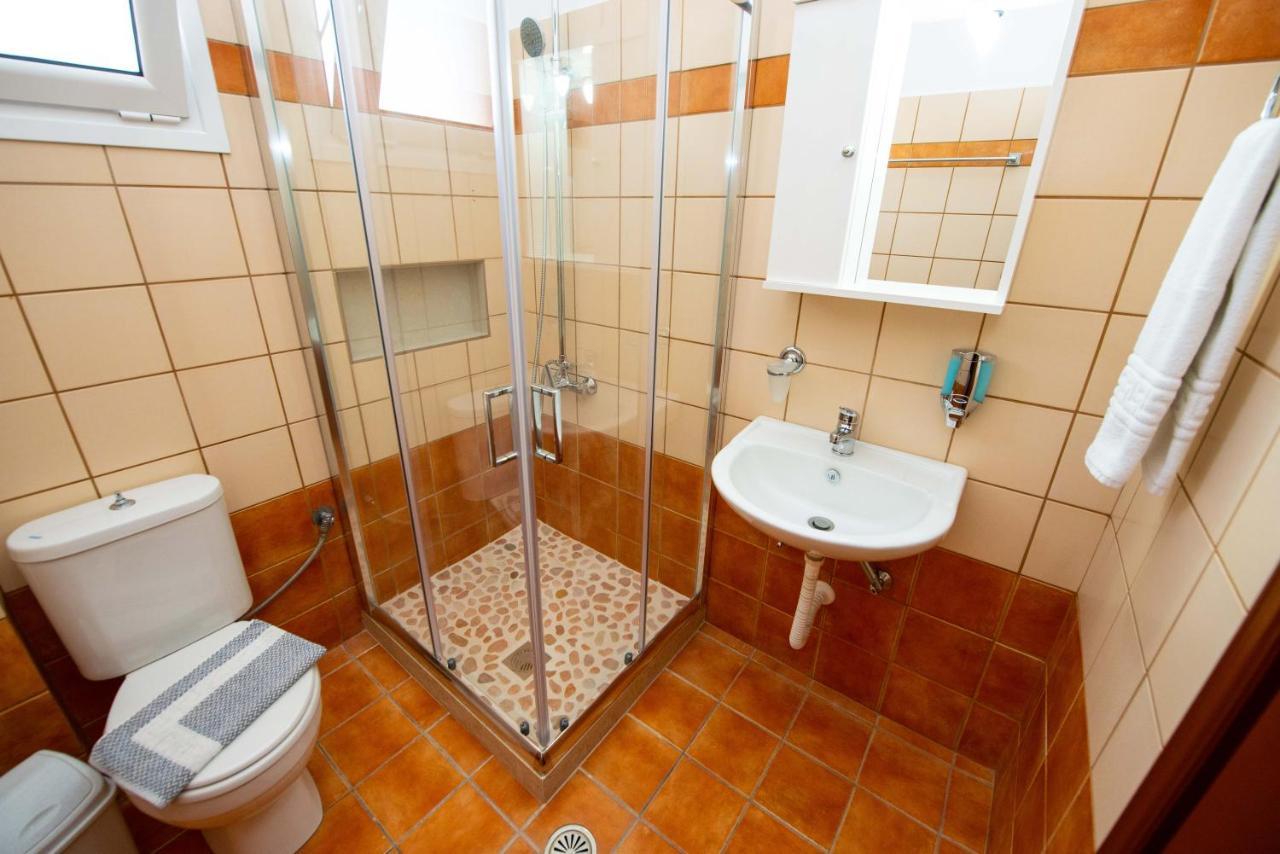 Lena'S Apartments Astrakeri ภายนอก รูปภาพ