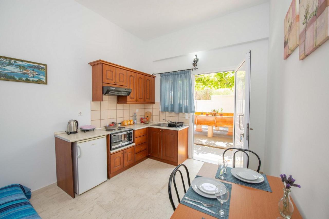Lena'S Apartments Astrakeri ภายนอก รูปภาพ